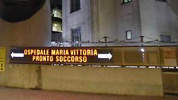Calci e pugni al pronto soccorso del Maria Vittoria: medico aggredito da un 24enne ubriaco
