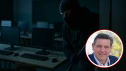 Ladri nella scuola media: rubati i pc e sfasciate le macchinette del caffè