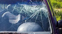 Malore al volante scatena tamponamento a catena a Torino