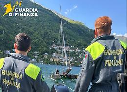 Paura sul lago Maggiore: catamarano si ribalta al largo di Cannobio, uomo tratto in salvo dalla Guardia di Finanza
