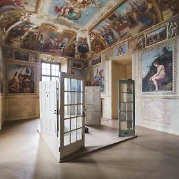 Rebecca Horn torna a vivere al Castello di Rivoli: oltre 35 opere per una retrospettiva monumentale dopo la sua scomparsa