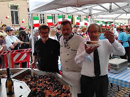 “La zuppa di pesce più grande del mondo? È la mia”. Tony Cuomo ci pensa: “Forse la certifichiamo”