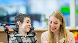 Venaria firma l’accordo per l’inclusione scolastica: più sostegno per gli studenti con disabilità