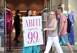 Saldi estivi 2025: cambiare un capo, provarlo, pagarlo con carta – tutto quello che devi sapere