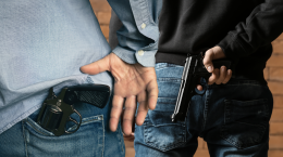 Volto coperto, pistola in pugno: Venaria violenta, a segno sei rapine in venti giorni
