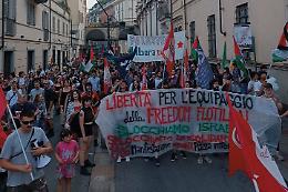 Torino in piazza per la Freedom Flotilla: “Israele pirata, Gaza affamata”