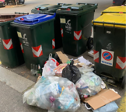 Rifiuti a Torino, FdI all’attacco: “La differenziata avanza sulla pelle dei cittadini”