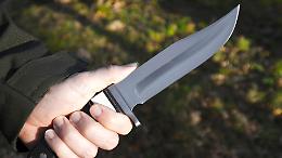 Settimo, colpisce un vigile al volto e minaccia i passanti con un coltello