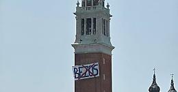 Bezos si compra Venezia per sposarsi. Ma la città si ribella