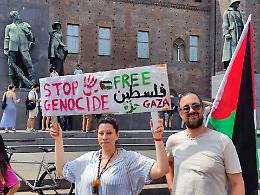 Torino marcia per Gaza: “Tagliate i legami con Israele!”