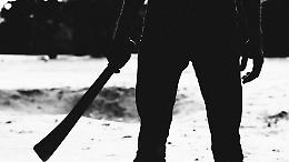 Terrore a Torino: uomo col machete semina il panico in Barriera di Milano. "Il quartiere è fuori controllo"