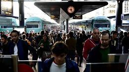 Treni fermi, voli giù: sciopero nazionale di FS, coinvolti anche Gtt e aeroporti