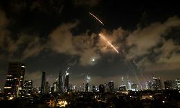 Israele-Iran, la notte dei missili: aerei, droni e minacce nucleari