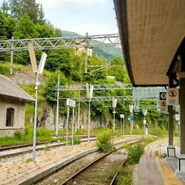 Torino-Ceres chiusa per tre mesi. Ancora bus, ancora disagi. E i treni? Forse nel 2026
