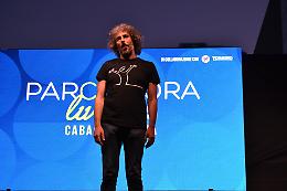 “Non è colpa mia se sono così”: l’esilarante spettacolo di Alberto Farina