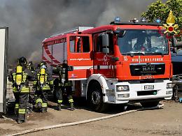 A Santhià, dà fuoco alla sua casa con un disabile al piano di sopra: arrestato