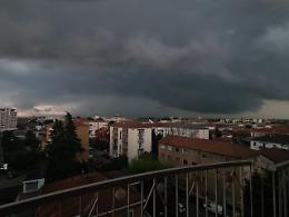 Grandine, vento e alberi abbattuti: il maltempo colpisce il Piemonte