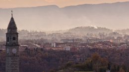 Ivrea, città prigioniera della polarizzazione