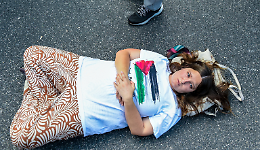 Roma si ribella al rumore delle armi: due cortei, un solo grido di pace