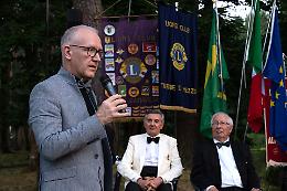 Cambio alla guida del Lions Club Alto Canavese: Spiller passa il testimone a Gamerro