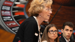 Più slot, più debiti, più disperazione: Ivrea si ribella