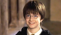Harry Potter compie 28 anni: il piccolo maghetto incanta ancora milioni di lettori