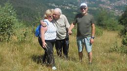 Parkinson e depressione non li fermano: marito e moglie salgono in cima alla montagna con la forza dell'amore