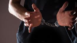 Arrestato il 60enne “molesto” di Settimo: finisce in carcere dopo mesi di caos