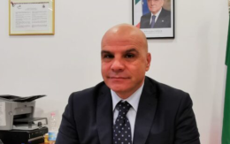 Caos in Consiglio a Banchette. L’opposizione: “Votano delibere che non conoscono”