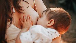 Allattamento al seno: un elisir di salute per i più piccoli