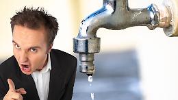 Denuncia 985 mc d'acqua mai consumati, il consorzio gestore gliela toglie: incredibile in collina!