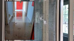 Collegno, scuola appena ristrutturata devastata dai vandali: allagamenti, vetri rotti e impianti distrutti in una notte