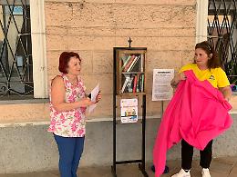 A Verolengo si leggono e si scambiano storie: inaugurata la prima teca del Book Crossing