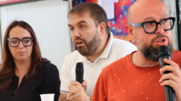 Il segretario è servito. Con contorno di melanzane e conflitto d’interessi