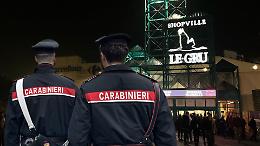Colpo notturno al centro commerciale Le Gru: ladri in azione al negozio Cisalfa