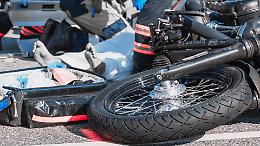 Scontro tra moto e tir, muore centauro di 26 anni sulla statale del Lago Maggiore