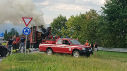 Camion in fiamme sulla 460: paura e traffico in tilt a Lombardore