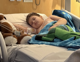 Howen, il bambino malato di leucemia aiutato dall’UGI Ivrea: raccolta fondi raddoppiata per lui e per una famiglia eporediese
