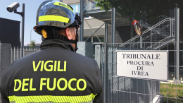 Scuola Defassi di Borgaro, otto mesi di ritardi. I Vigili del Fuoco informano la Procura di Ivrea