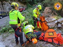 Cade durante l’arrampicata: alpinista gravissimo, soccorso in elicottero in Valle Gesso