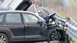 Contromano sull’autostrada, tragedia assurda: morti i re italiani delle Barbie e una bimba di 7 anni