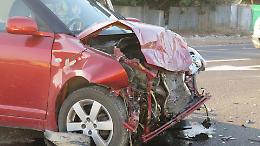 Scontro tra auto e tir sulla tangenziale in zona Rivoli: traffico paralizzato 