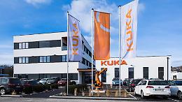 KUKA licenzia 30 lavoratori: macchine al sicuro, persone da buttare