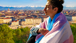 Torino riconosce l’identità alias: più diritti per le persone transgender e non binarie