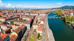 ZTL sospesa e strisce blu gratis: Torino si concede una tregua ad agosto. Come muoversi in estate