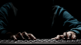 Rete di odio online: 22 minorenni perquisiti in Italia per messaggi nazisti e razzisti