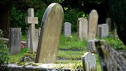 Gassino, il cimitero chiude per 48 ore: scatta l’operazione anti-degrado