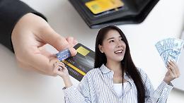 Ecco la nuova Social card "Dedicata a te": 500 euro senza domanda. Chi ne ha diritto e cosa può comprare
