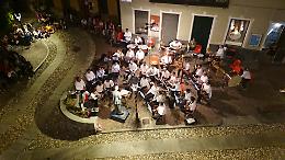 Le note del Corpo Musicale Alpino celebrano la Vuelta