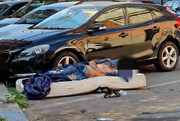 Barriera di Milano, parcheggi trasformati in dormitorio: doppio intervento della Polizia